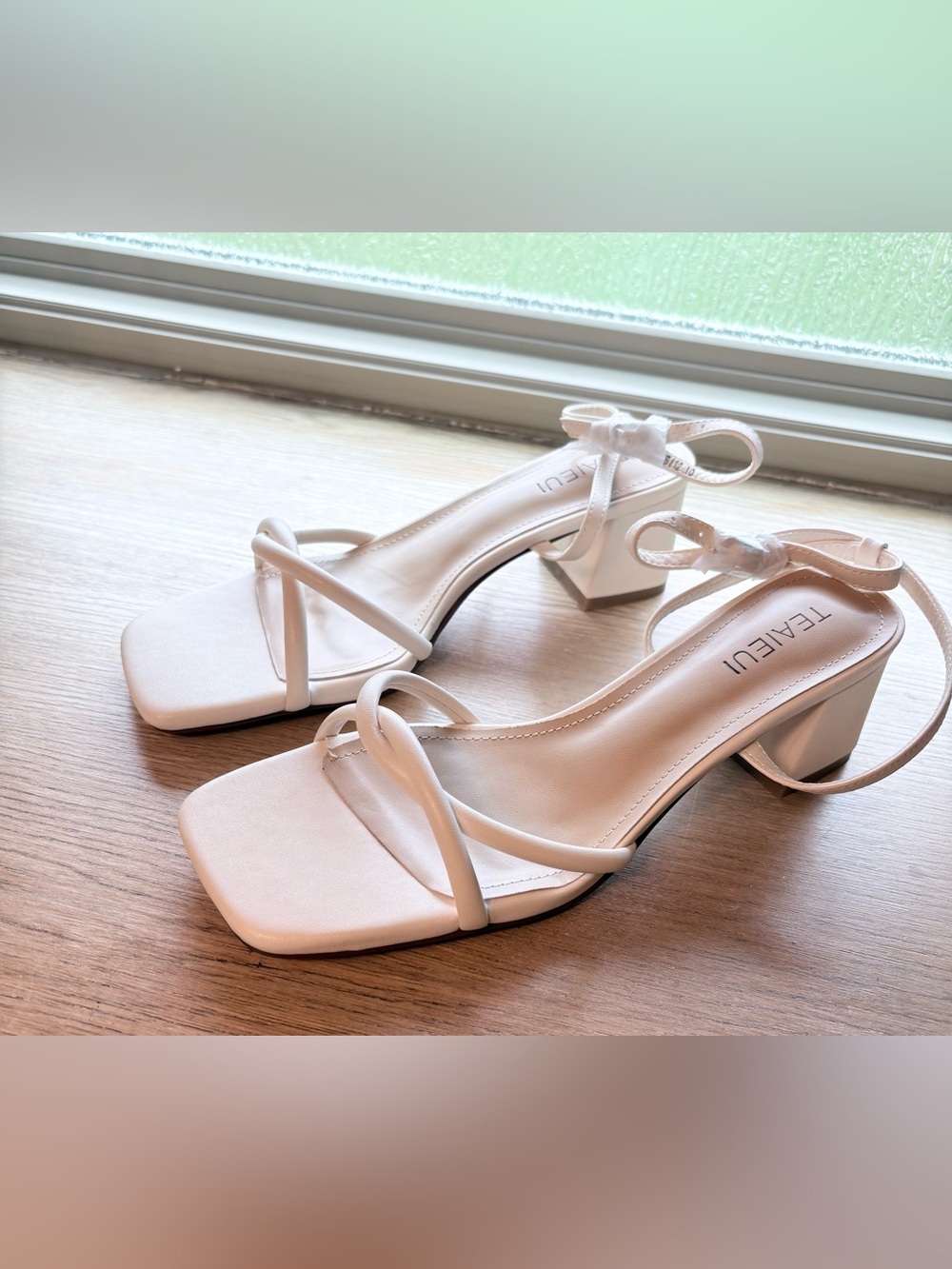 NIB Cream Ivory Chunky Strappy Heels Square Toe Size 10
